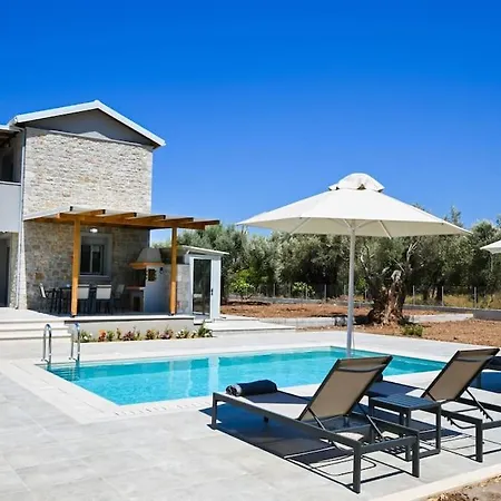 Charming Penelope With Private Pool Walking Villa Lefkáda